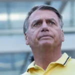 Bolsonaro recebe alta hospitalar e retorna à sede da Polícia Federal em Brasília