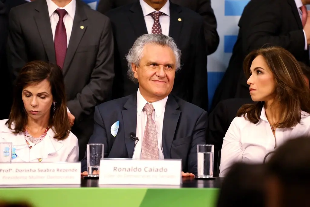 Mudança de Caiado para o PSD repercute no Tocantins e amplia margem de neutralidade de Dorinha em 2026