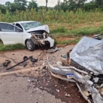 Acidente entre dois carros deixa um morto e sete feridos na BR-153