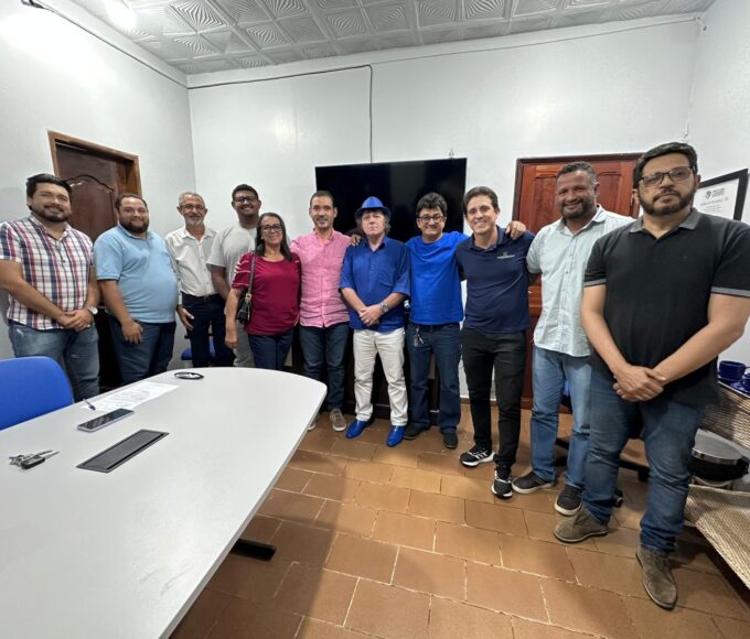 Vicentinho Júnior garante mais R$ 500 mil para a saúde de Colinas