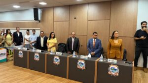Câmara de Lagoa da Confusão reinaugura Plenário Djalma Francisco de Souza e aprova homenagens