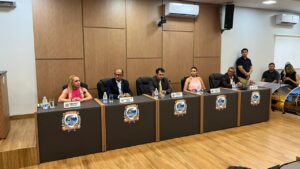 Câmara de Lagoa da Confusão reinaugura Plenário Djalma Francisco de Souza e aprova homenagens
