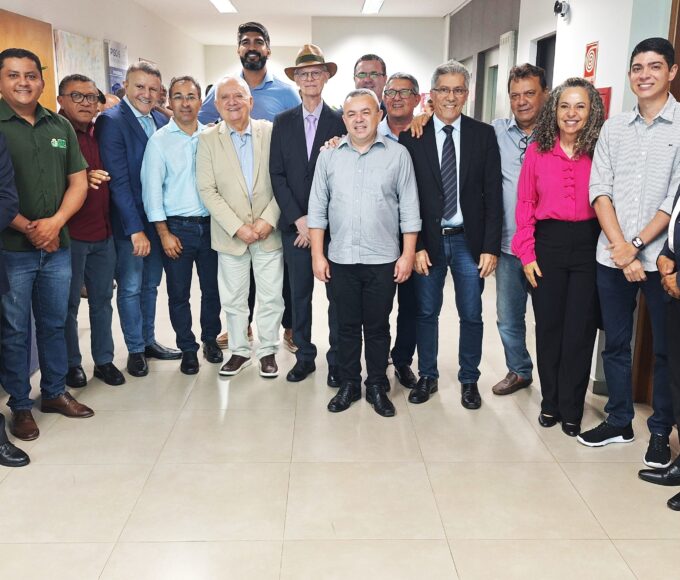 Prefeitos do Tocantins se reúnem com conselheiros do TCE para discutir impactos de déficits financeiros nas contas municipais