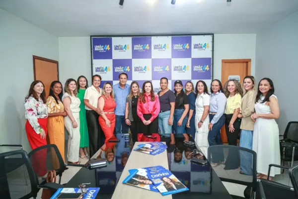 Prefeitas do Tocantins formalizam apoio à pré-candidatura de Dorinha ao Governo