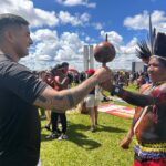 Marcha no Acampamento Terra Livre reúne milhares em Brasília e conta com participação de Avanilson Karajá