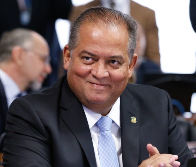 Eduardo Gomes rebate proposta de deputado do Amazonas e defende papel dos vereadores no Brasil