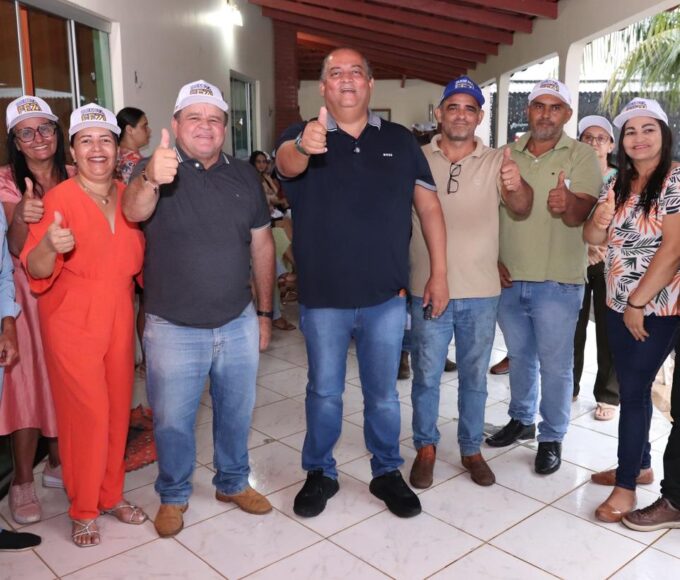 Senador Eduardo Gomes anuncia reforma de ginásio, trator, casa de farinha móvel e recursos para saúde em Brasilândia