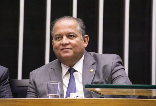 Eduardo Gomes garante R$ 8,8 milhões para fortalecer a atenção básica em 28 municípios do Tocantins