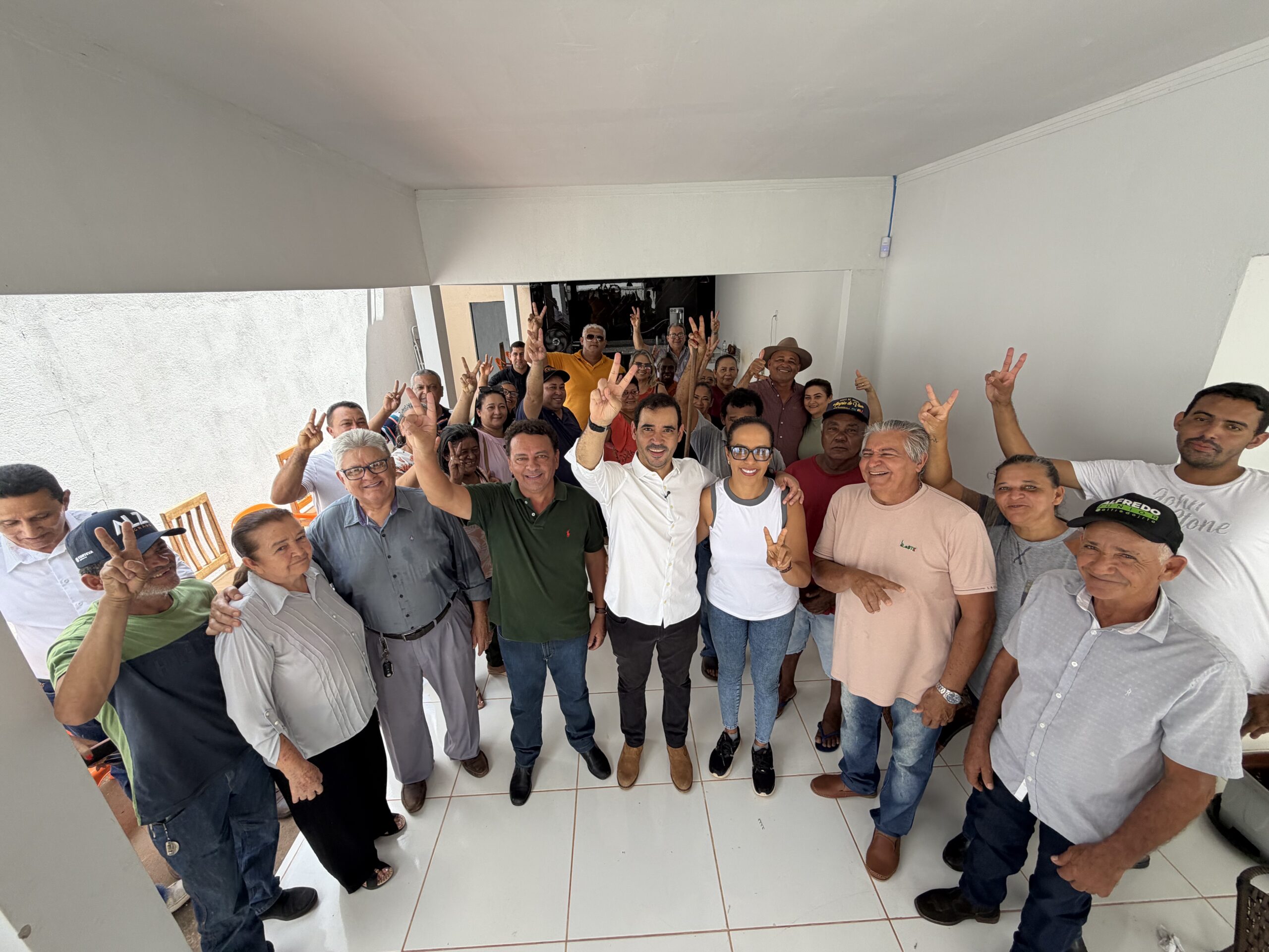 Vicentinho Júnior amplia base no Sul do Tocantins e recebe apoio de prefeita em Alvorada