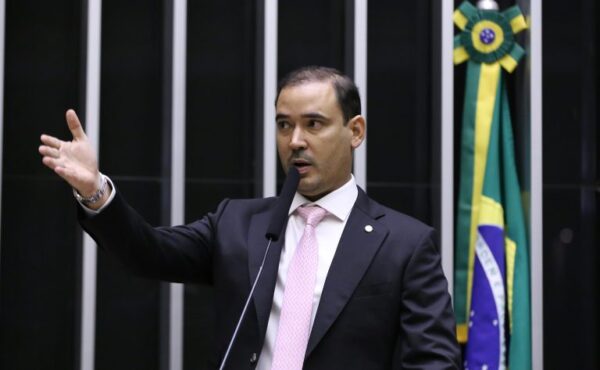 Presidente da Adepol do Brasil reconhece atuação de Vicentinho Júnior na segurança pública