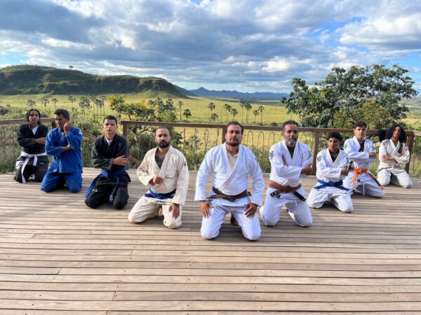 Equipe da CSA Jiu-Jitsu Lagoa da Confusão participa de graduação histórica do mestre Juquinha à faixa coral