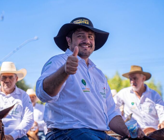 Recebido com carinho pelos gurupienses, Eduardo Fortes se destaca na tradicional cavalgada da 51ª Expo Gurupi