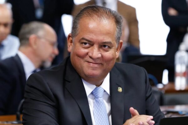 Senador Eduardo Gomes viabiliza R$ 9,6 milhões para aquisição de veículos da assistência social no Tocantins