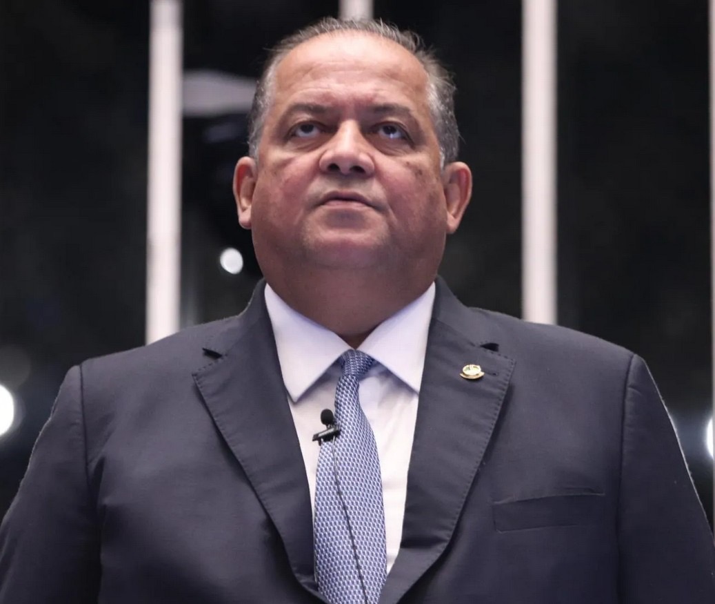 Senador Eduardo Gomes cobra providências do DNIT após interdição da Ponte Transaraguaia e pede autorização emergencial para travessia por balsas