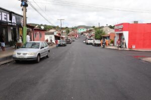 Senador Eduardo Gomes amplia investimentos e garante R$ 6,5 milhões para pavimentação em Arraias