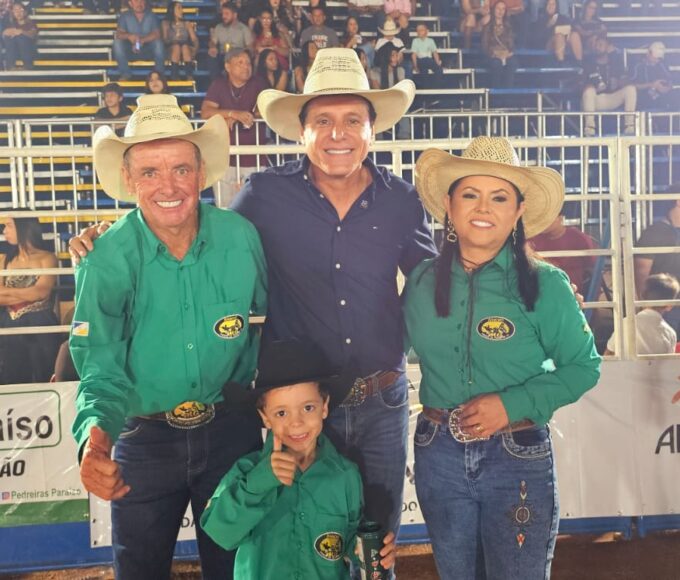 Deputado Nilton Franco prestigia rodeio na 11ª Festa do Rancho MG em Paraíso do Tocantins