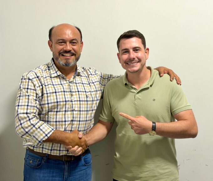 Sandoval Cardoso amplia grupo político em Pedro Afonso com apoio do vereador Marquim Catabriga