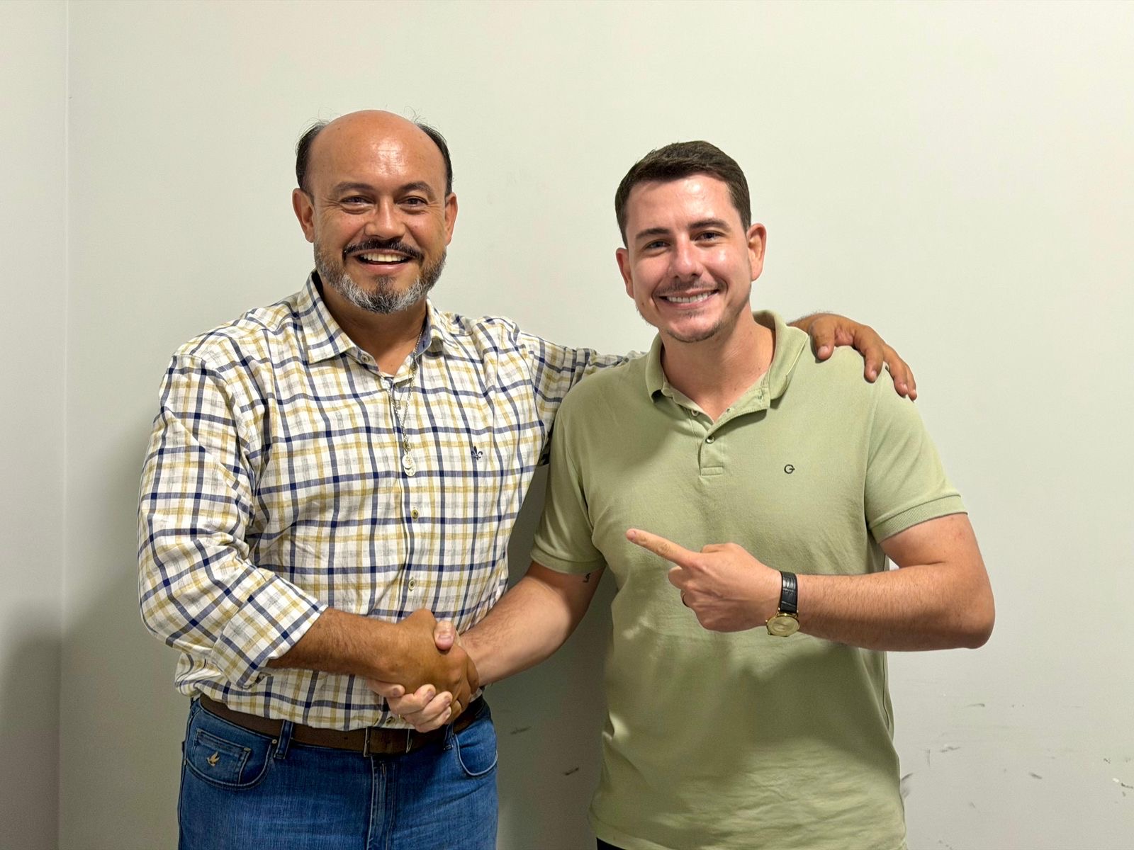 Sandoval Cardoso amplia grupo político em Pedro Afonso com apoio do vereador Marquim Catabriga