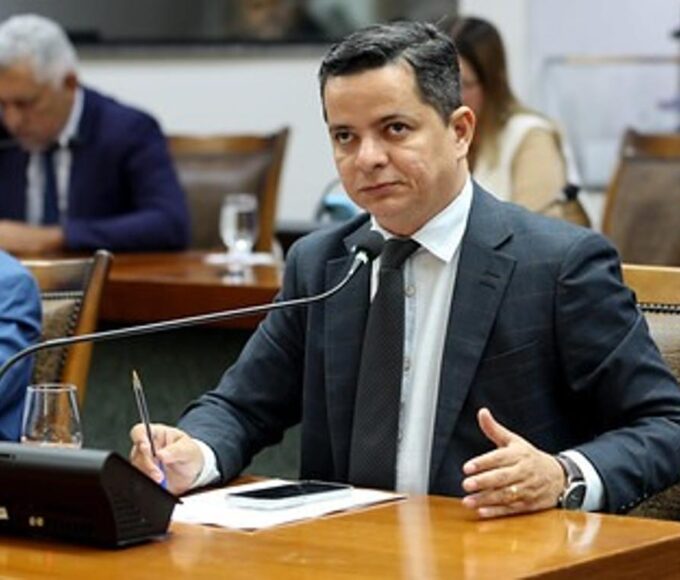 Projeto de Jorge Frederico garante gratuidade no transporte intermunicipal para pacientes com câncer no Tocantins