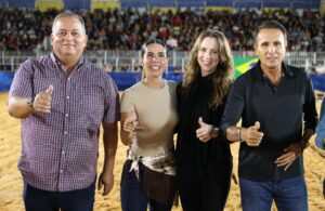 Eduardo Gomes destaca potencial turístico de Taquaruçu durante abertura do Rodeio Show 2026