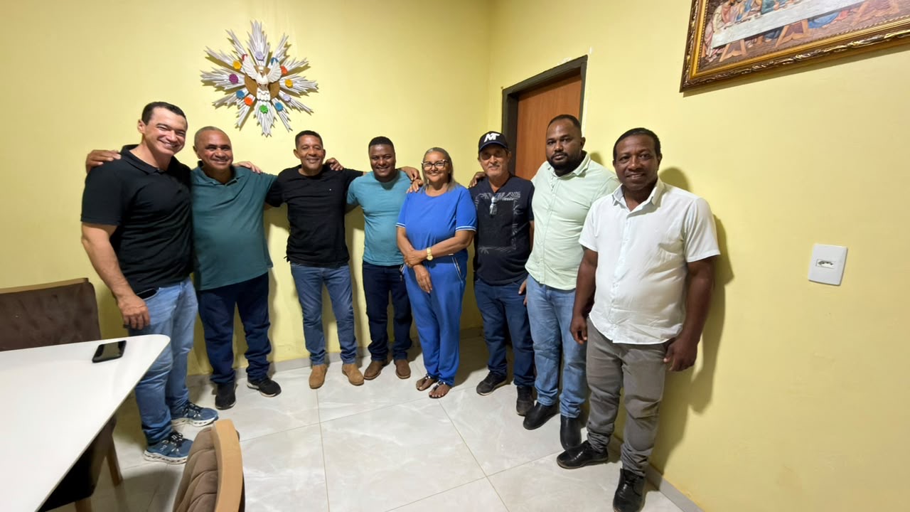 Prefeito de Santa Rosa e nove vereadores declaram apoio à pré-candidatura de Alexandre Guimarães ao Senado