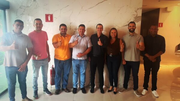 Prefeito de Pium, Padre Fernando, vice-prefeito Manoel Palma e seis vereadores declaram apoio à pré-candidatura de Alexandre Guimarães ao Senado