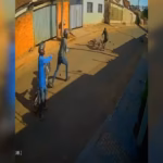 Homem morre após ser baleado por dupla em motocicleta em Guaraí; crime foi registrado por câmeras