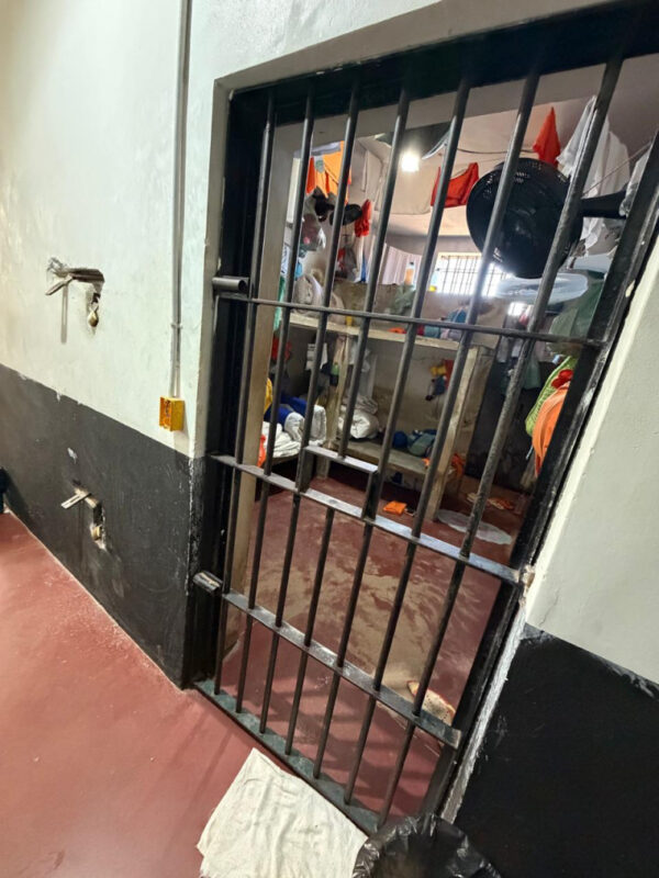 Justiça determina transferência de seis presos após superlotação em unidade penal de Natividade