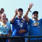 Ao lado de Dorinha e Wanderlei, Gaguim participa de caminhada que reúne multidão em Taquaralto