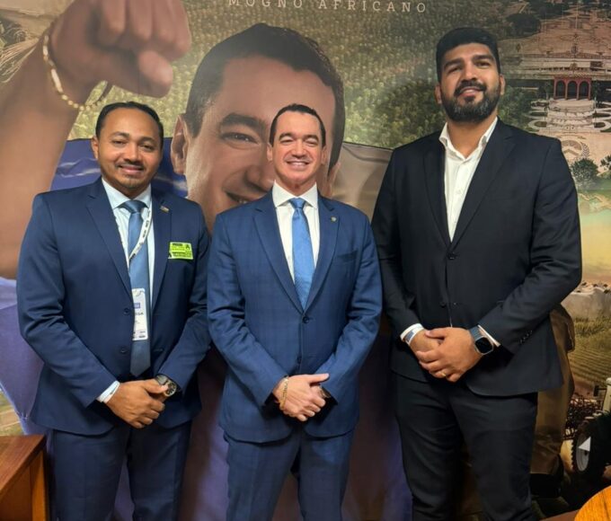 Prefeito Douglas Oliveira, vice Jean Vicente e sete vereadores de Carmolândia declaram apoio a Alexandre Guimarães ao Senado