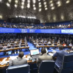 Senado aprova PEC que prevê fim da escala 6x1 e dois dias de descanso semanal