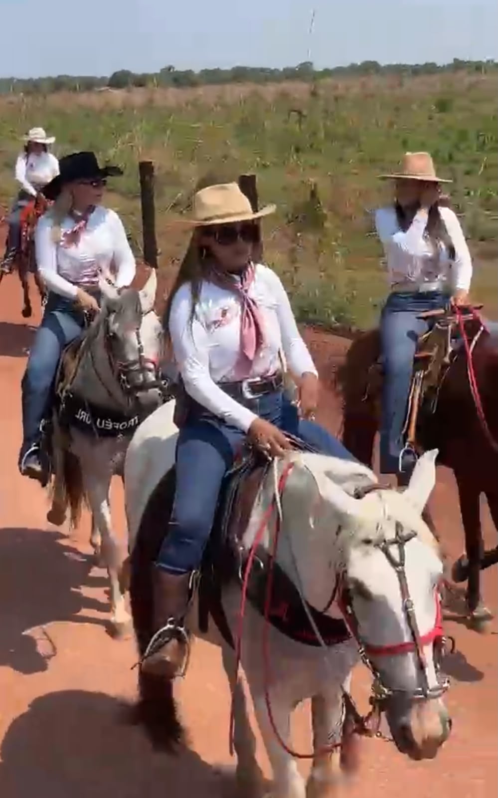 Lagoa da Confusão realiza primeira cavalgada exclusivamente feminina, a Damas da Sela