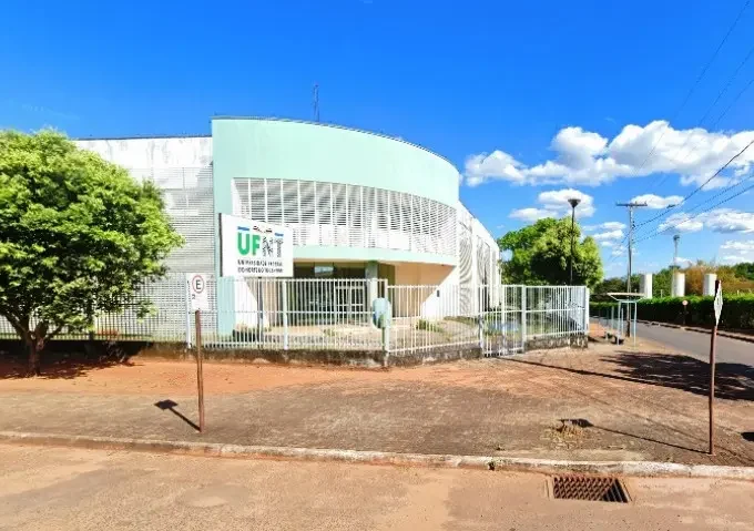 UFNT abre seleção para professores substitutos com salários de até R$ 8,3 mil